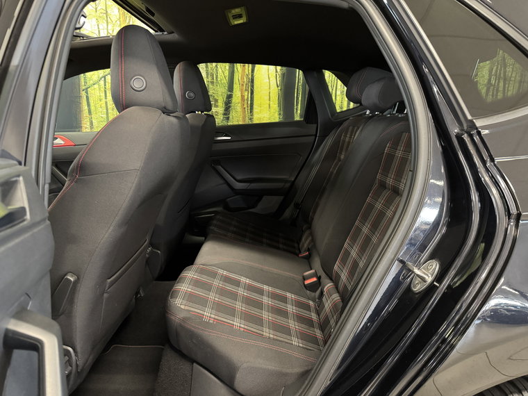 Vehicle Image 33