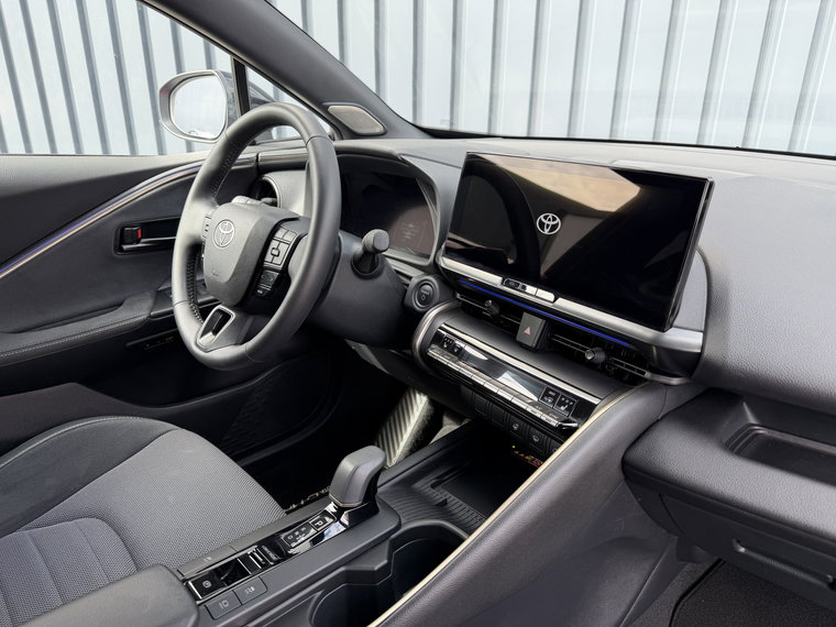 Vehicle Image 16