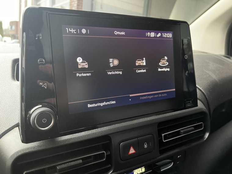 Vehicle Image 28