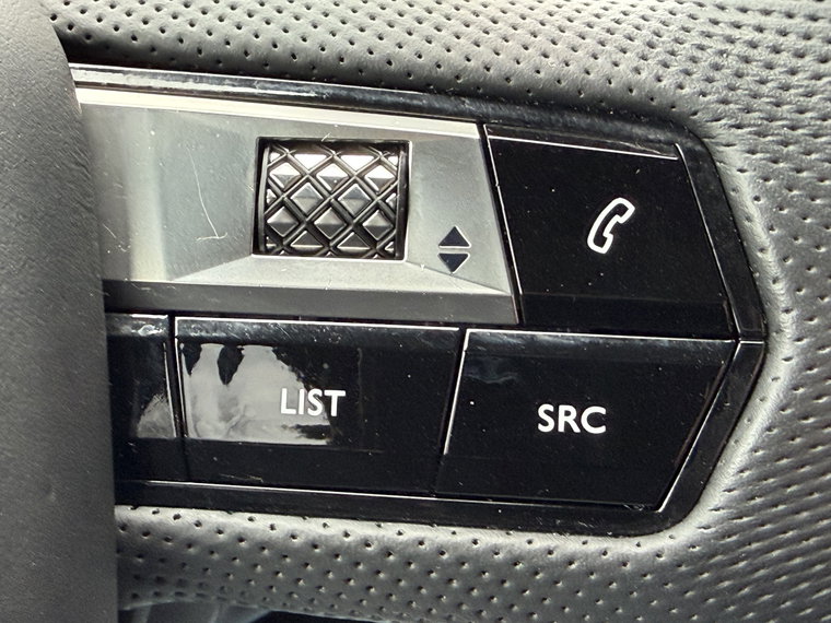 Vehicle Image 28