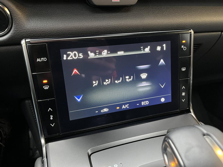 Vehicle Image 26