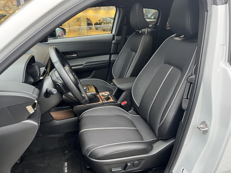 Vehicle Image 31