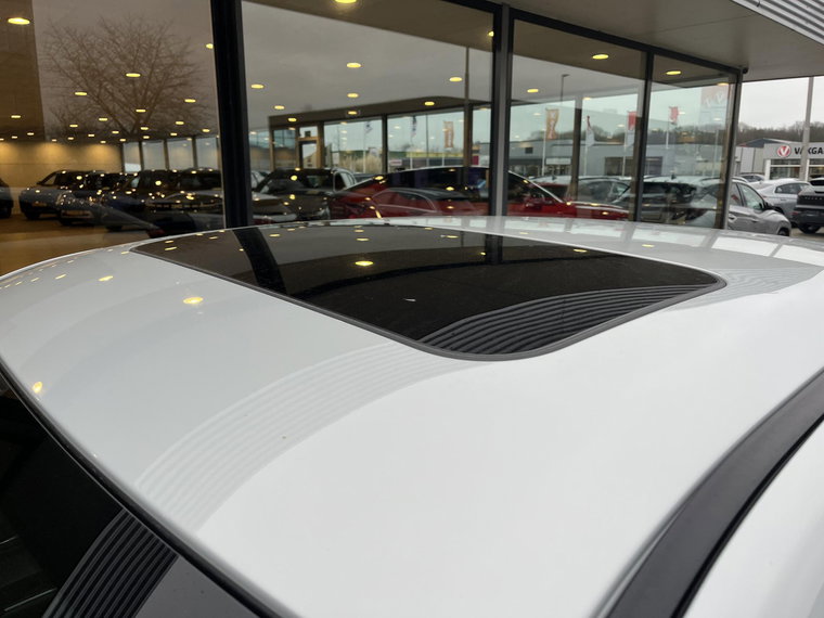 Vehicle Image 38