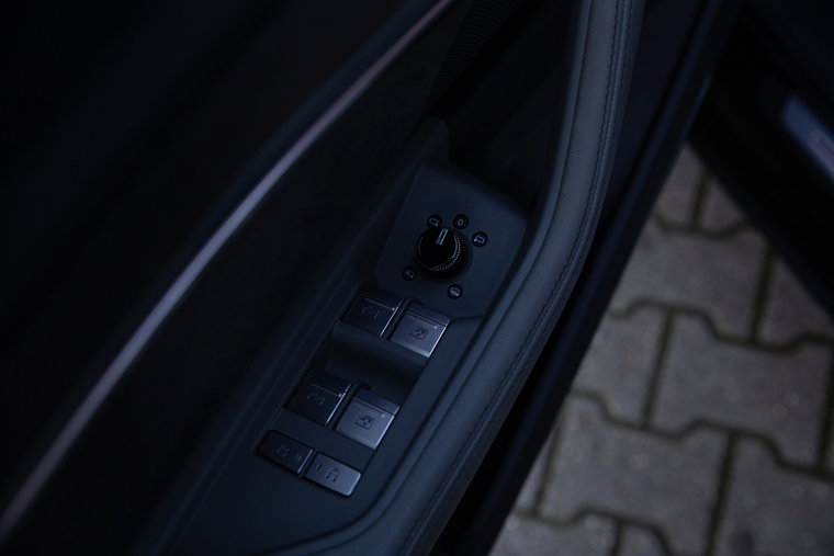 Vehicle Image 34
