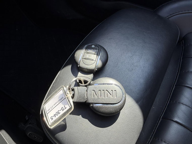 Vehicle Image 37