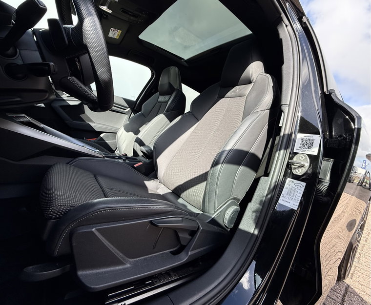 Vehicle Image 30