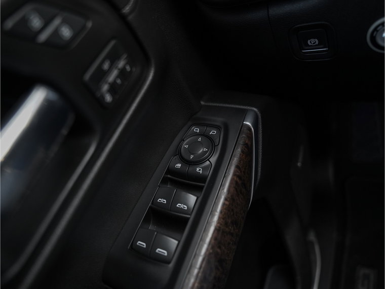 Vehicle Image 24
