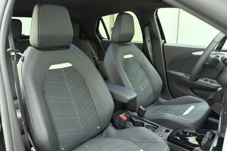 Vehicle Image 13
