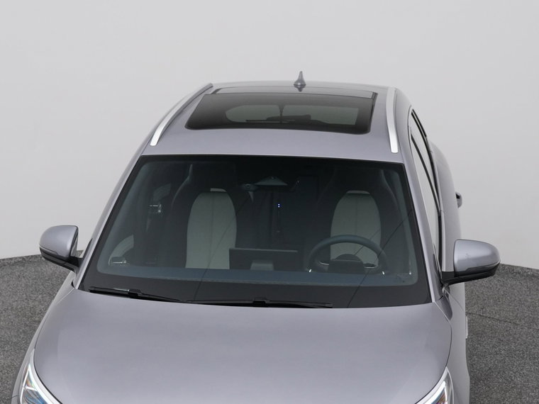 Vehicle Image 32
