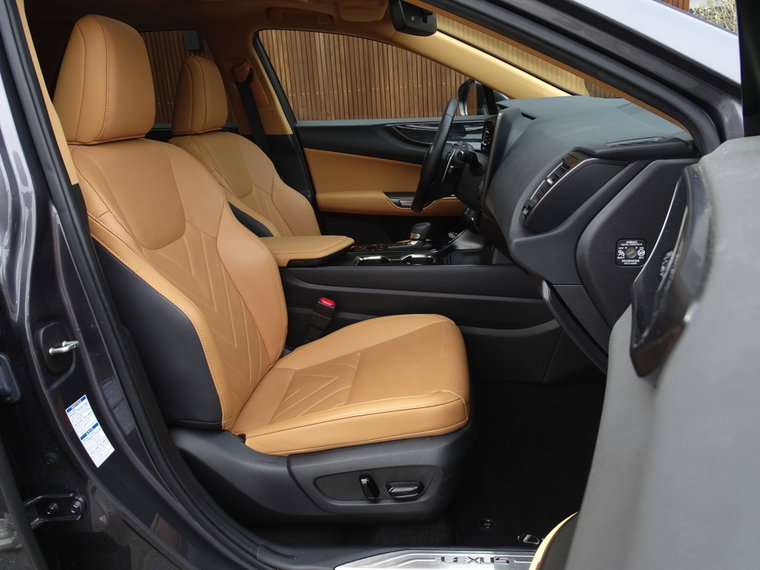 Vehicle Image 15