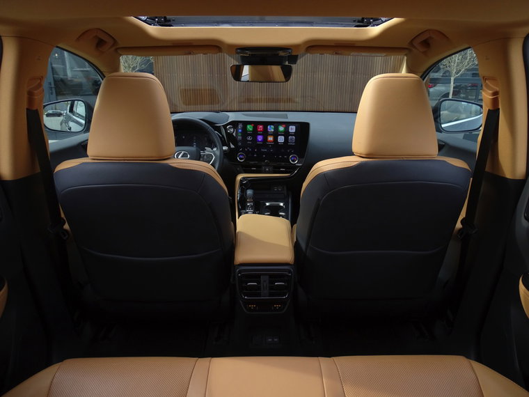 Vehicle Image 38