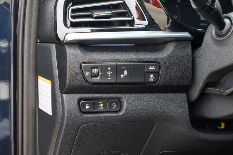 Vehicle Image 25