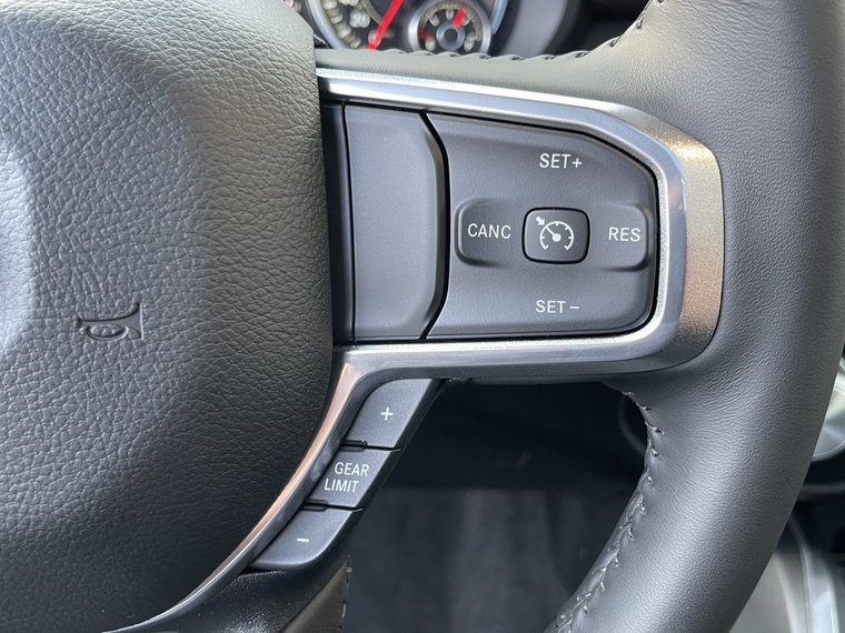 Vehicle Image 29