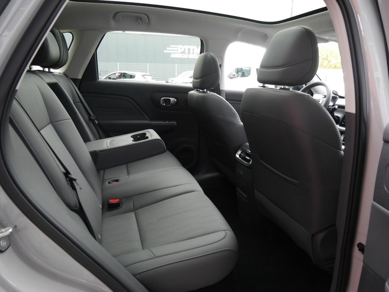 Vehicle Image 39
