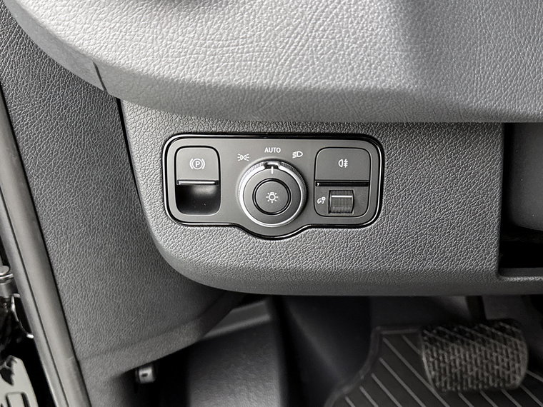 Vehicle Image 24