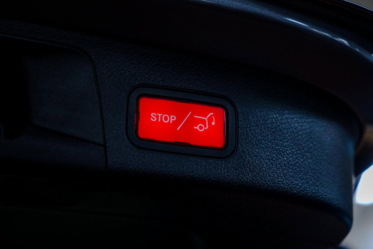 Vehicle Image 25