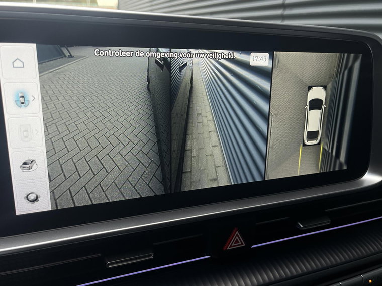 Vehicle Image 52