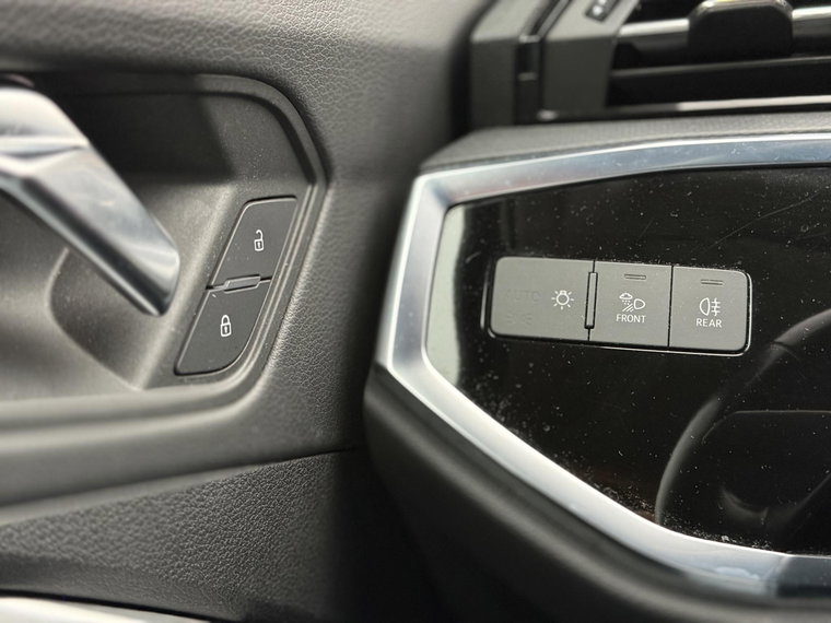 Vehicle Image 38