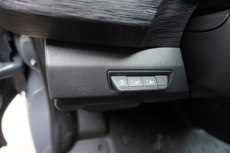 Vehicle Image 23