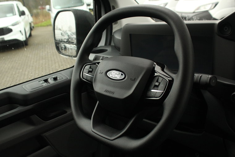 Vehicle Image 28