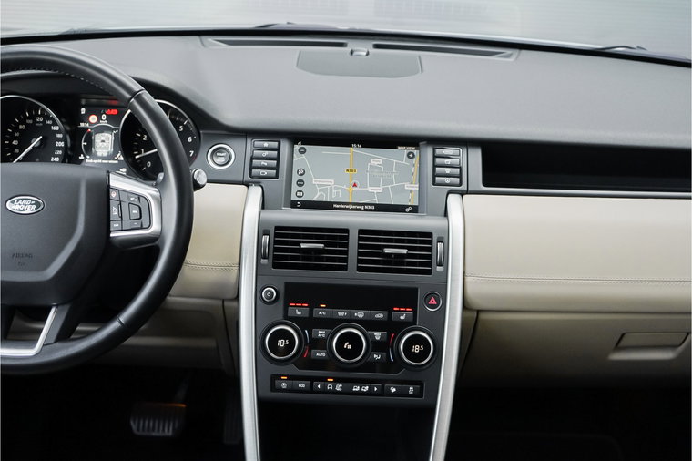 Vehicle Image 25