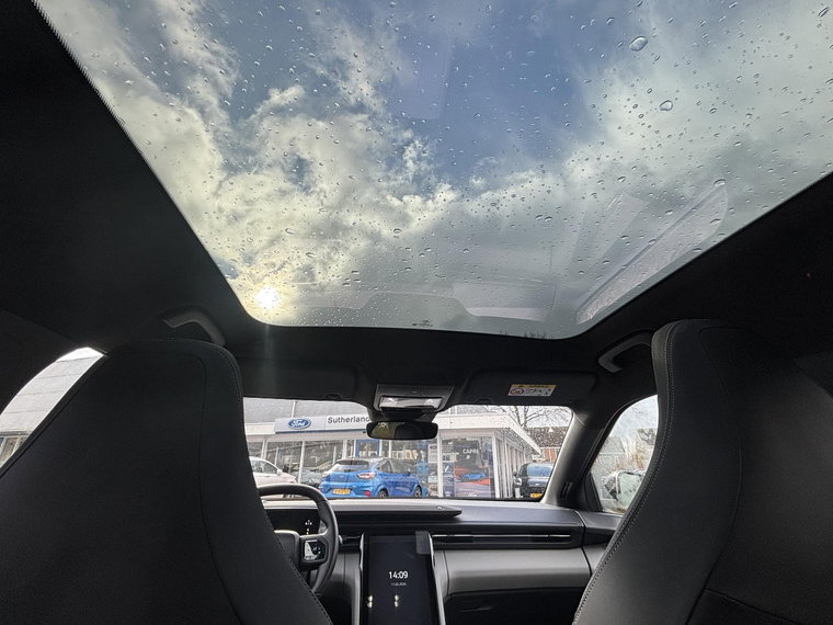 Vehicle Image 25