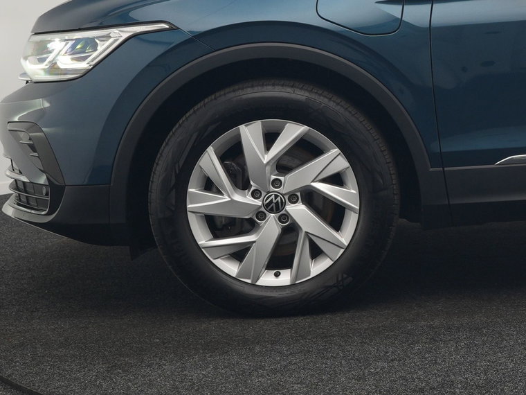 Vehicle Image 48