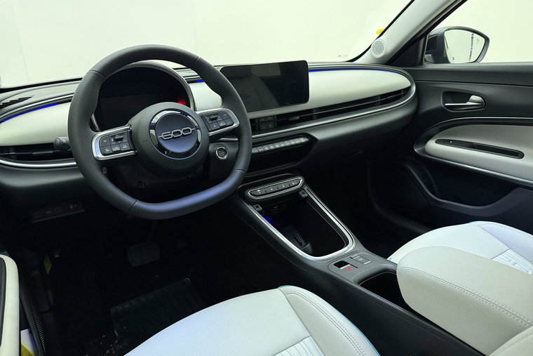 Vehicle Image 18