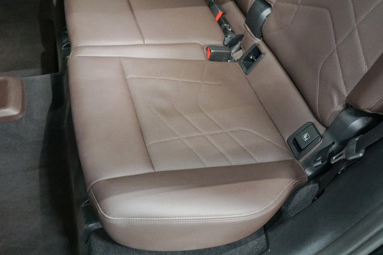 Vehicle Image 32