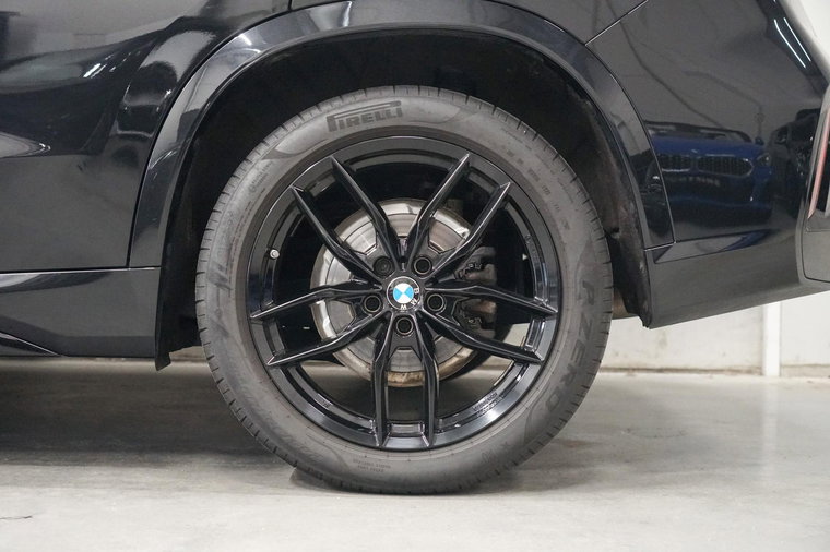 Vehicle Image 38