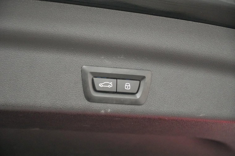 Vehicle Image 46