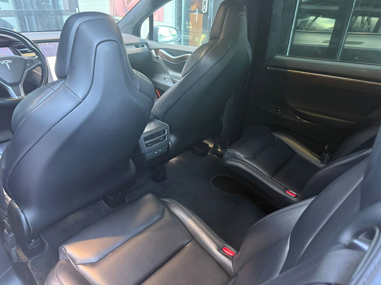 Vehicle Image 23