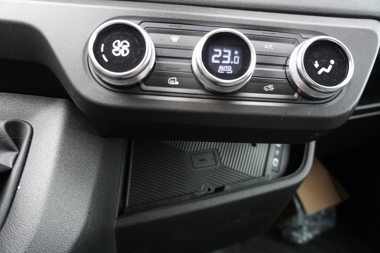 Vehicle Image 26