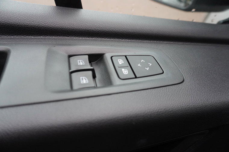 Vehicle Image 28