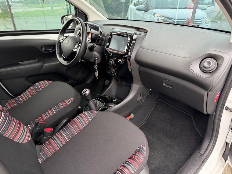 Vehicle Image 15