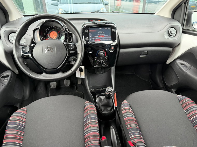 Vehicle Image 21