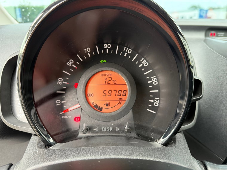 Vehicle Image 30