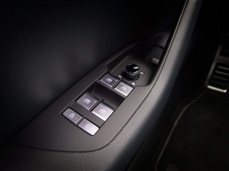 Vehicle Image 39