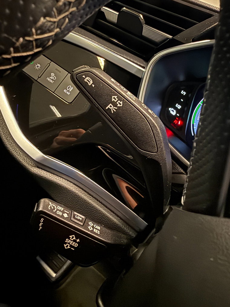 Vehicle Image 29