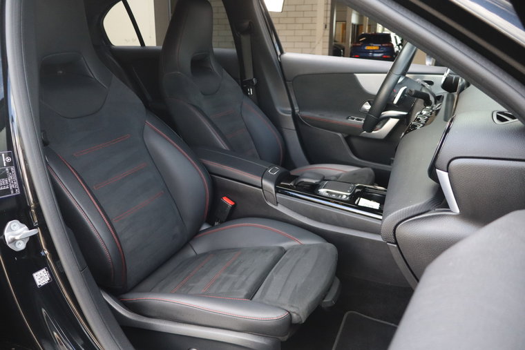 Vehicle Image 30