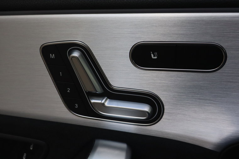 Vehicle Image 40