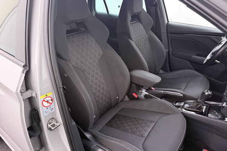 Vehicle Image 15
