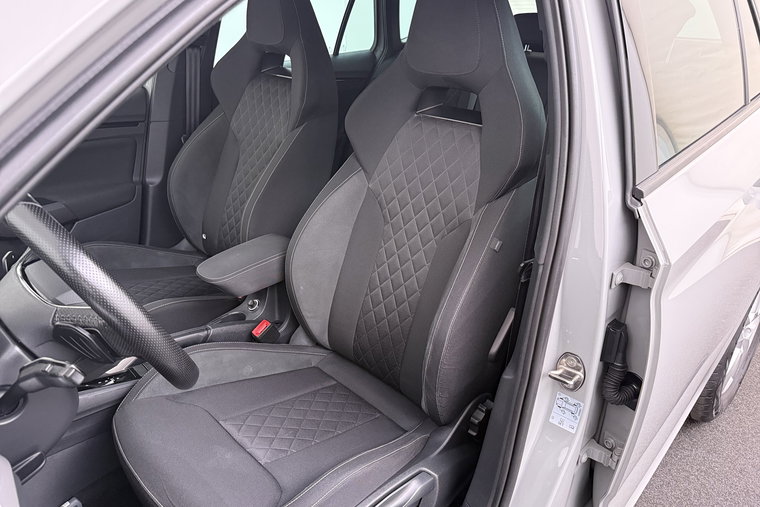 Vehicle Image 9