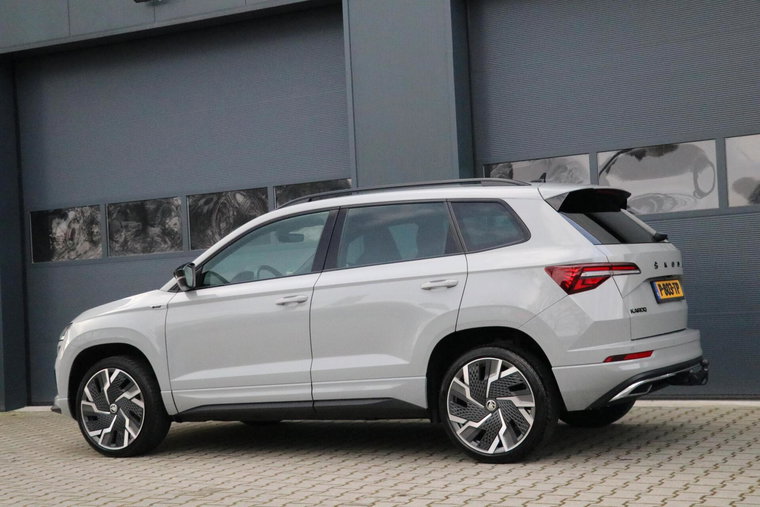 Vehicle Image 6