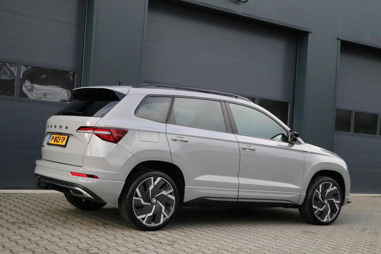 Vehicle Image 9