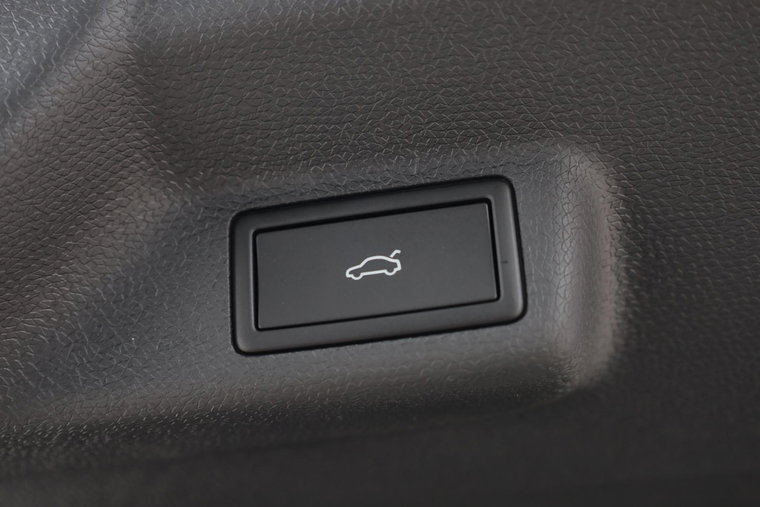 Vehicle Image 38