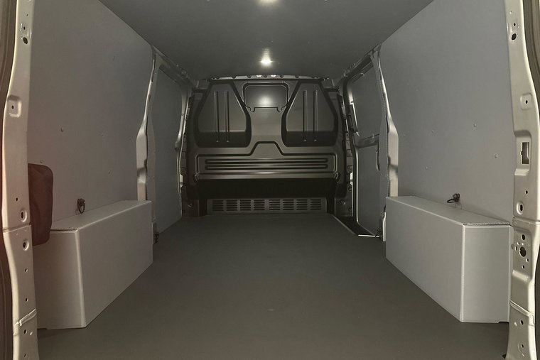 Vehicle Image 12