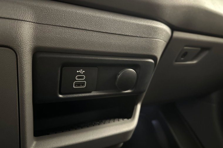 Vehicle Image 33