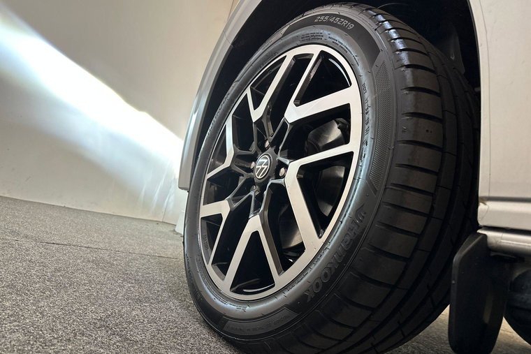 Vehicle Image 11