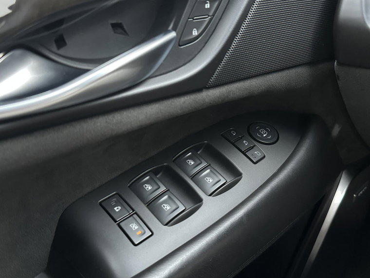Vehicle Image 40